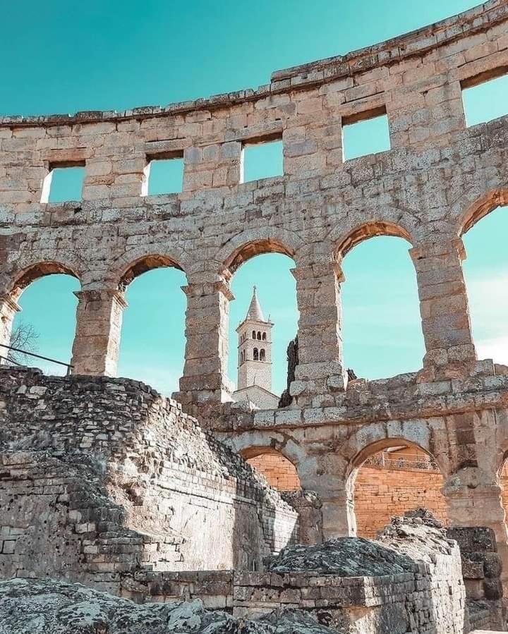 Studio Apartment City With Free Parking Pula Buitenkant foto