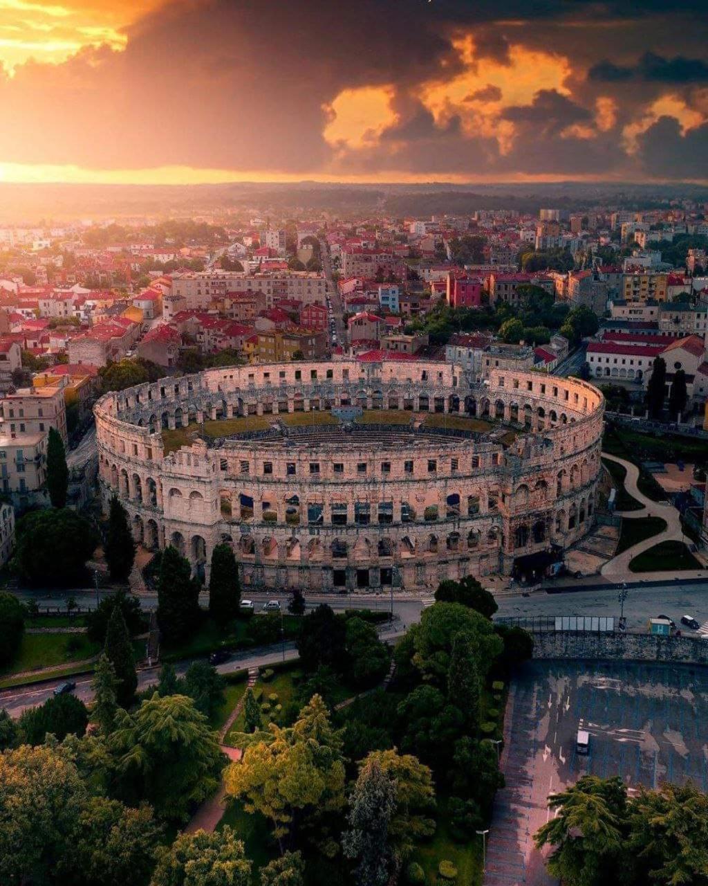 Studio Apartment City With Free Parking Pula Buitenkant foto