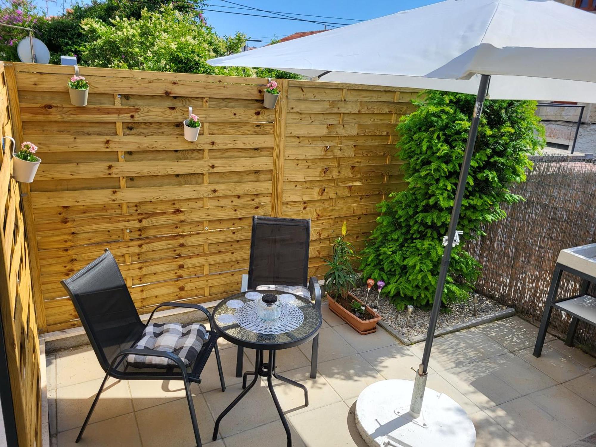 Studio Apartment City With Free Parking Pula Buitenkant foto